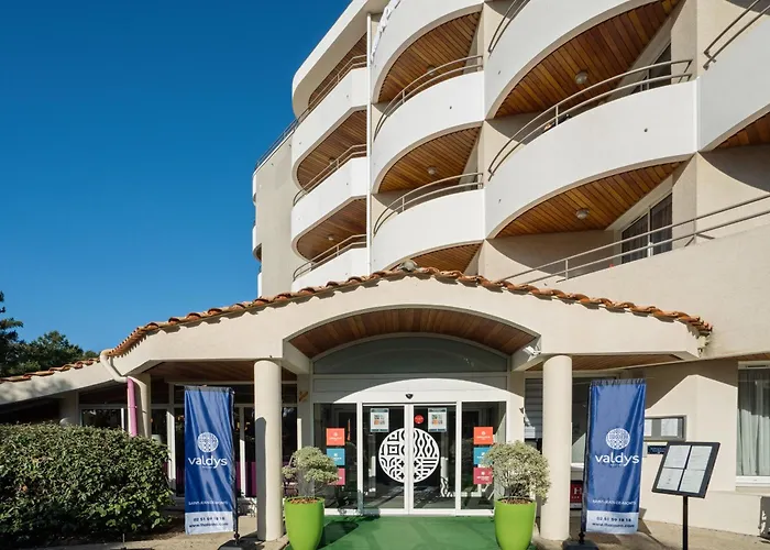 Résidence Valdys Thalasso&spa - Les Pins Hotel 3*