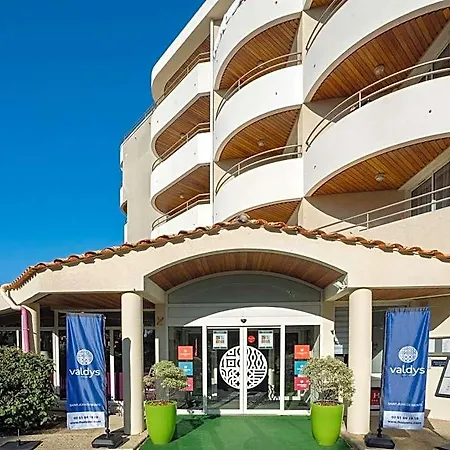 Отель Valdys Thalasso & - Les Pins 3*